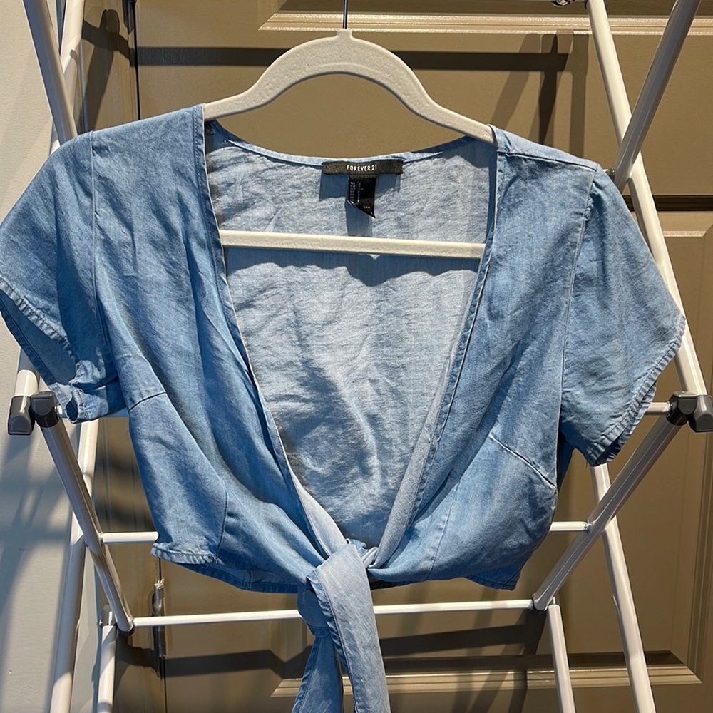 Tie-in-front cropped shirt
